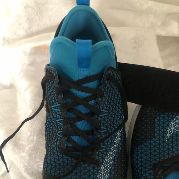 Nike Air Zoom Strong Women Training Shoes - Picture 12 of 16